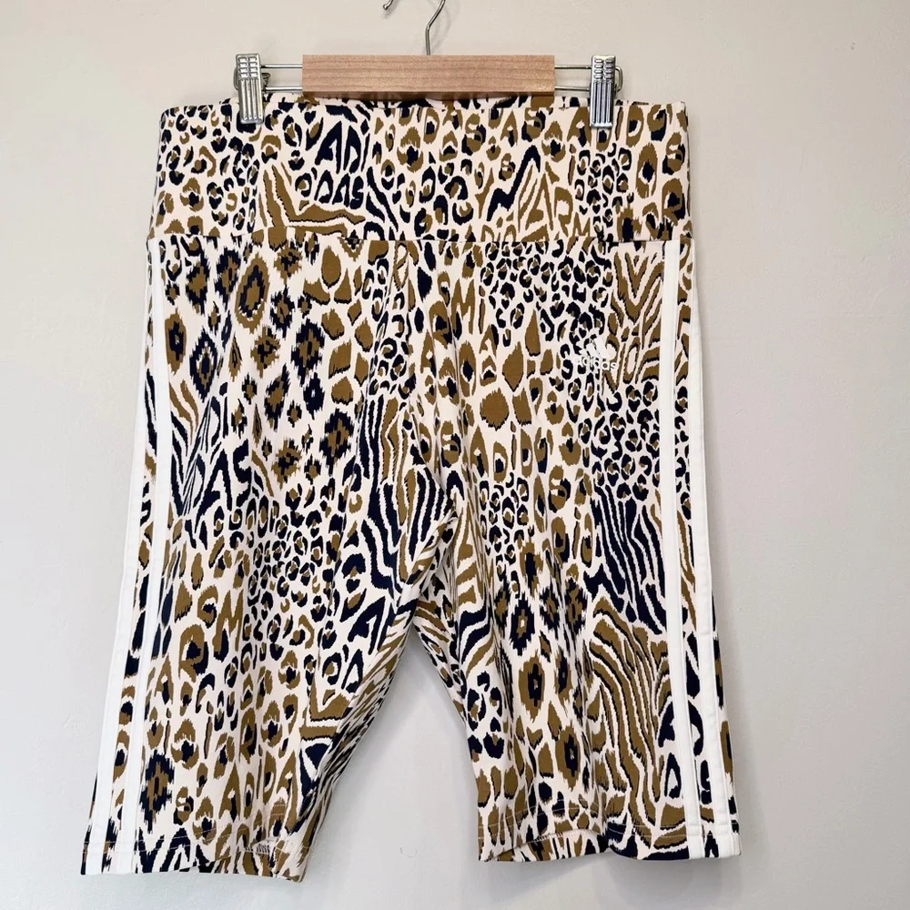 FARM Rio X ADIDAS | Oasis Night Animal Print Elastic Pull-on Stretch Bike Shorts - Picture 4 of 13